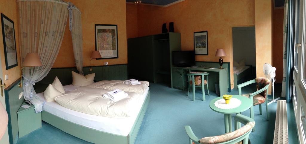 Hotel Reifenstein Kleinbartloff Eksteriør bilde