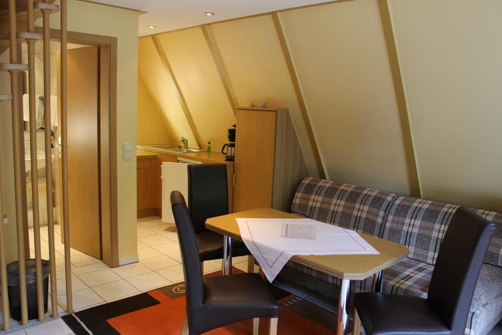 Hotel Reifenstein Kleinbartloff Rom bilde